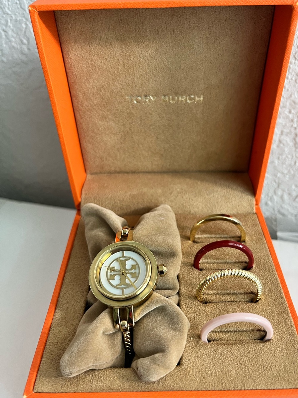 Tory Burch Reva TBW4029 ladies watch interchangeable rings.